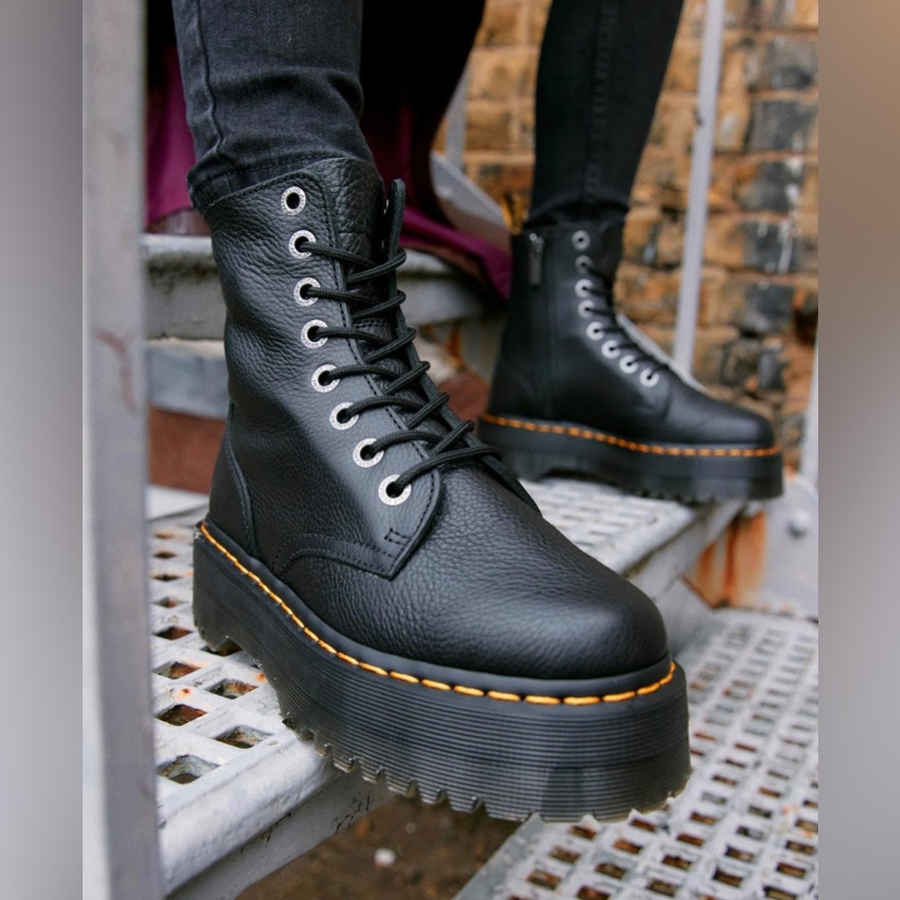 Dr. Martens - JADON BOOT PISA LEATHER PLATFORMS *Box included*